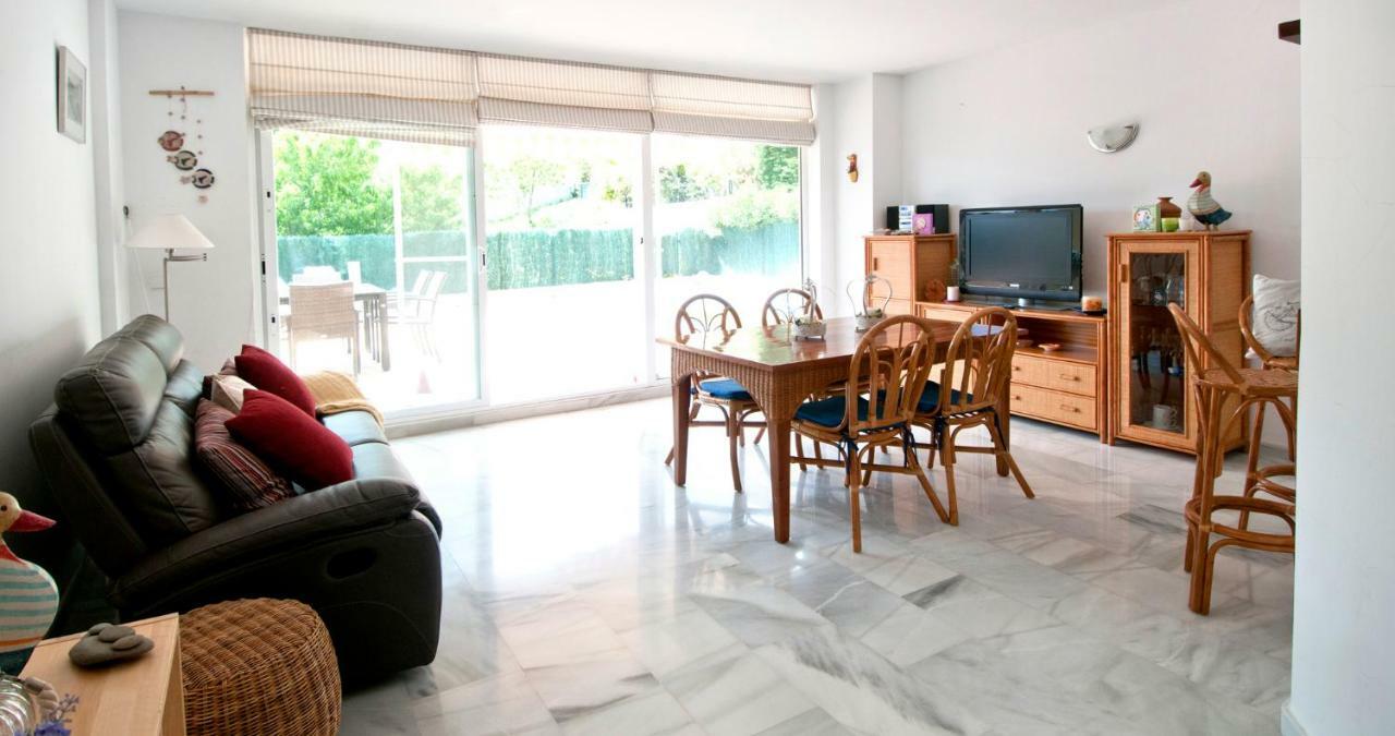 Apartament Les Tonyines Llanca Bagian luar foto