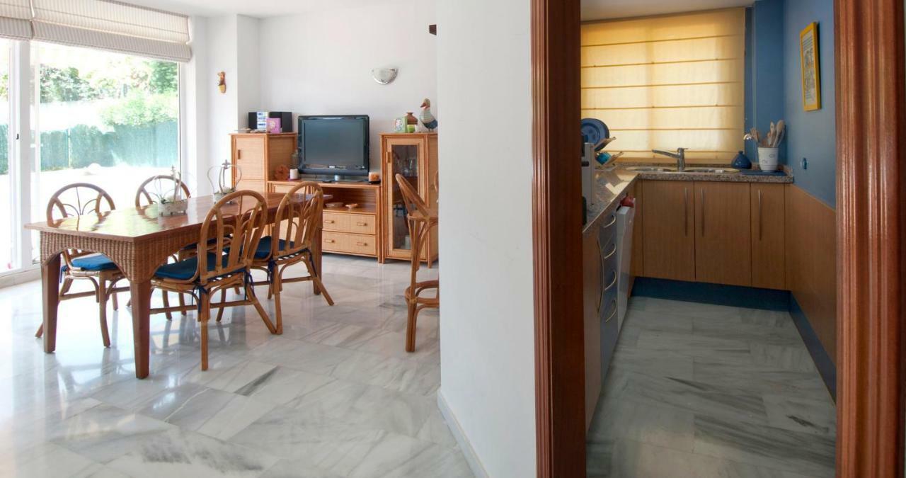 Apartament Les Tonyines Llanca Bagian luar foto