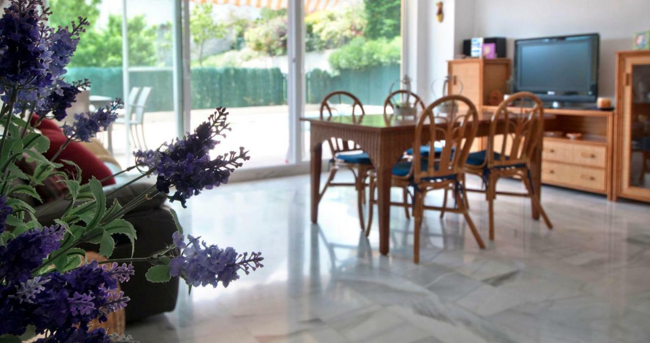 Apartament Les Tonyines Llanca Bagian luar foto